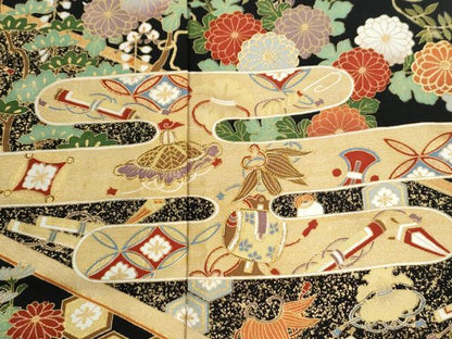 平和屋着物●豪華黒留袖　駒刺繍　霞吉祥花唐草文　金彩　大丸扱い　正絹　逸品　未使用　CABK7632yc