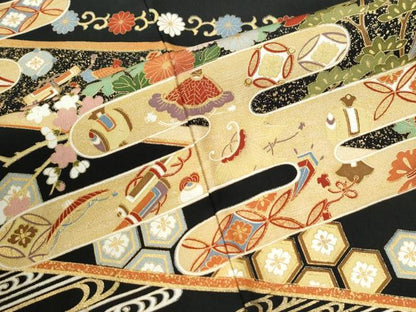 平和屋着物●豪華黒留袖　駒刺繍　霞吉祥花唐草文　金彩　大丸扱い　正絹　逸品　未使用　CABK7632yc