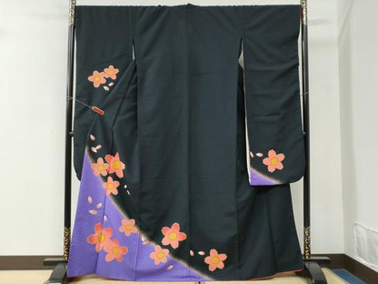 平和屋着物●振袖　背抜き仕立て　舞桜文　黒地　金彩　洗える着物　CABK7645yc