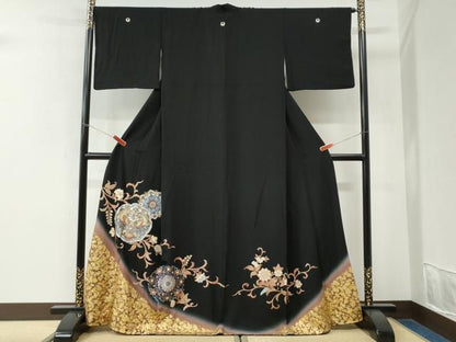平和屋着物●豪華黒留袖　螺鈿　鳳凰更紗花葡萄花唐草文　暈し染め　金銀彩　正絹　逸品　CABK7653yc