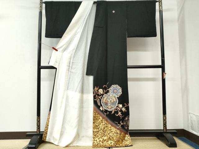 平和屋着物●豪華黒留袖　螺鈿　鳳凰更紗花葡萄花唐草文　暈し染め　金銀彩　正絹　逸品　CABK7653yc