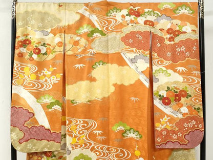平和屋着物●豪華振袖　駒刺繍　流水松竹梅花文　金彩　正絹　逸品　CABK7729yc