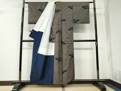 平和屋着物●本場大島紬　9マルキ　雲重ね文　正絹　逸品　CABK7781yc