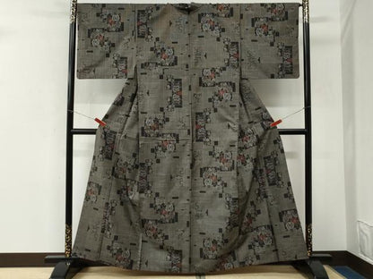 平和屋着物●本場大島紬　9マルキ　色紙重ね牡丹花文　正絹　逸品　CABK7784yc