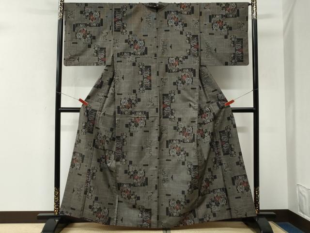 平和屋着物●本場大島紬　9マルキ　色紙重ね牡丹花文　正絹　逸品　CABK7784yc