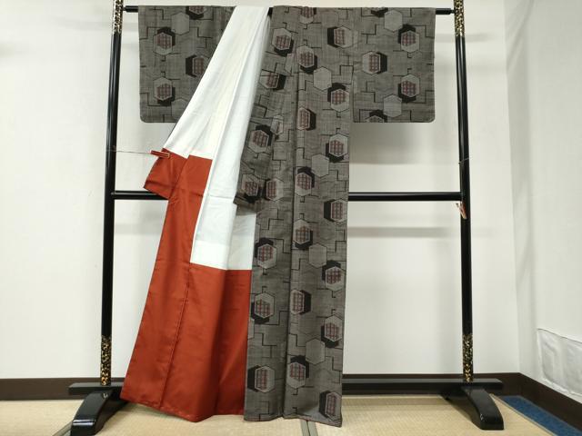 平和屋着物●本場大島紬　7マルキ　亀甲重ね文　正絹　逸品　未使用　CABK7800yc