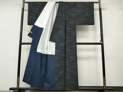 平和屋着物●本場大島紬　9マルキ　エ霞文　正絹　逸品　CABK8049ut
