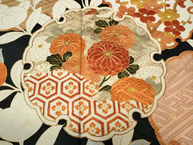 平和屋着物●豪華振袖　駒刺繍　雪輪枝花文　黒地　金彩　正絹　逸品　CABK8195ut