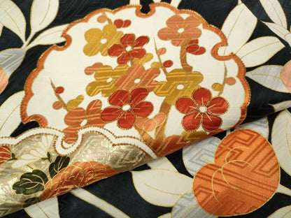 平和屋着物●豪華振袖　駒刺繍　雪輪枝花文　黒地　金彩　正絹　逸品　CABK8195ut