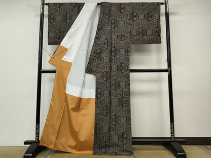 平和屋着物●本場大島紬　7マルキ　亀甲花唐草文　正絹　逸品　CABK8280ut