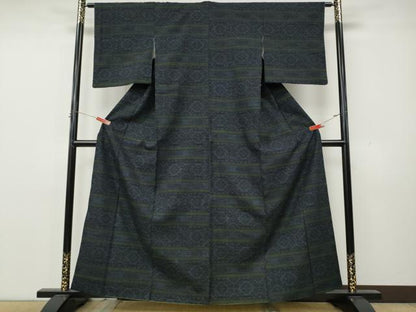 平和屋着物●結城紬　100亀甲　横段吉祥文　正絹　逸品　CABK8333ut