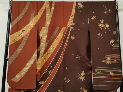 平和屋着物●豪華振袖　駒刺繍　舞花文　金彩　まるやま扱い　正絹　逸品　CABK8362ut