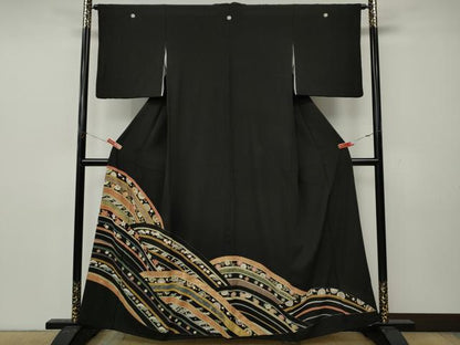 平和屋着物●豪華黒留袖　駒刺繍　立波舞花文　金彩　松坂屋扱い　正絹　逸品　CABK8368ut
