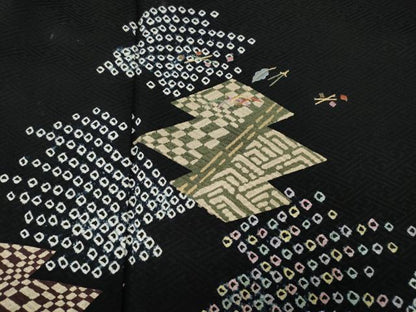 平和屋着物●訪問着　絞り　刺繍　松皮菱花文　黒地　金彩　正絹　逸品　CABK8391ut