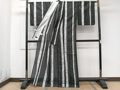 平和屋着物＊ファッションブランド　hiromichi nakano　ヒロミチナカノ　夏物　小紋　絽　間道枝草花文　黒地　洗える着物　CABK8945xi