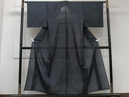 平和屋着物＊夏物　本場大島紬　夏大島　魚文様　黒地　正絹　逸品　CABK9079xi