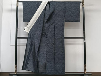 平和屋着物＊夏物　本場大島紬　夏大島　魚文様　黒地　正絹　逸品　CABK9079xi