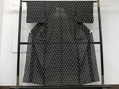 平和屋着物＊夏物　お召　井桁絣文様　黒地　正絹　逸品　CABK9196xi