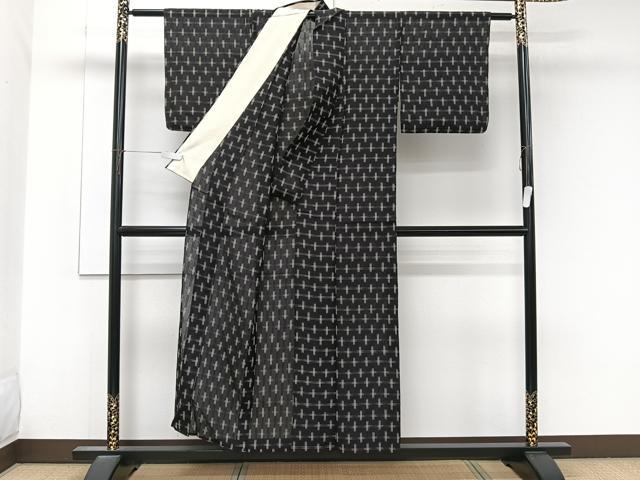 平和屋着物＊夏物　お召　井桁絣文様　黒地　正絹　逸品　CABK9196xi