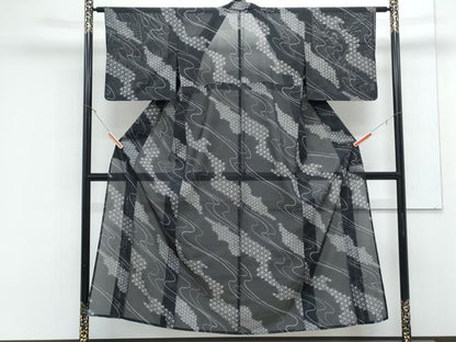 平和屋着物＊夏物　小紋　絽　草花文　黒地　洗える着物　CABK9249th