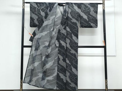 平和屋着物＊夏物　小紋　絽　草花文　黒地　洗える着物　CABK9249th