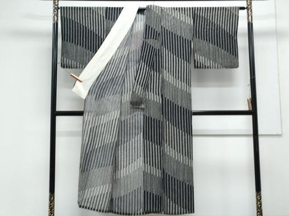 平和屋着物＊夏物　小紋　絽　吉祥間道　黒地　正絹　逸品　CABK9306th
