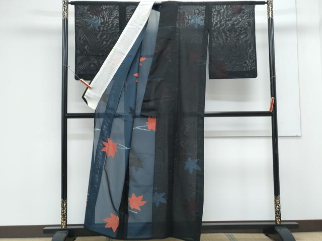 平和屋着物＊夏物　小紋　紗　枝楓文　黒地　正絹　逸品　CABK9334th
