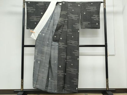 平和屋着物＊夏物　小紋　絽　瓦舞葉文　黒地　正絹　逸品　CABK9542th