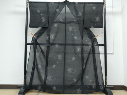 平和屋着物＊夏物　紗紬　片輪車文　黒地　正絹　逸品　CABK9556th