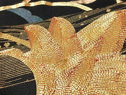 平和屋着物■豪華黒留袖　作家物　駒刺繍　花唐草文　金銀彩　正絹　逸品　CABK9686xe