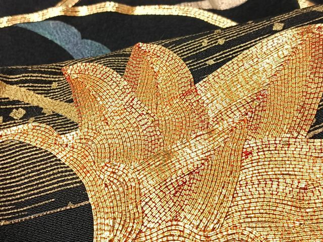 平和屋着物■豪華黒留袖　作家物　駒刺繍　花唐草文　金銀彩　正絹　逸品　CABK9686xe