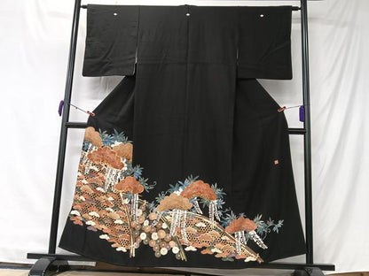 平和屋着物■豪華黒留袖　作家物　駒刺繍　枝松文　金彩　正絹　逸品　CABK9692xe
