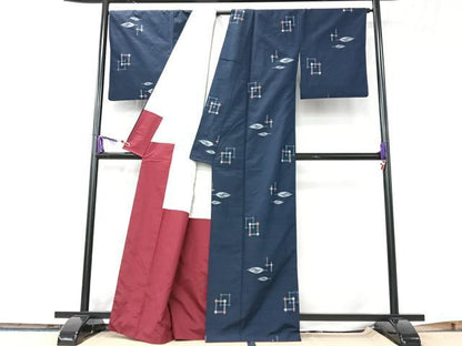 平和屋着物■上質な紬　井桁絣　舞葉文　正絹　逸品　CABK9735xe