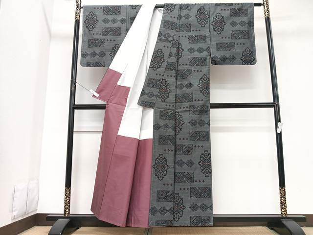 平和屋着物■本場大島紬　幾何学文様　正絹　逸品　未使用　CABK9833xe
