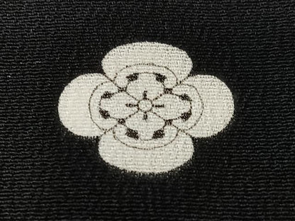 平和屋着物■豪華黒留袖　駒刺繍　亀甲花松文　金彩　正絹　逸品　CABK9870xe
