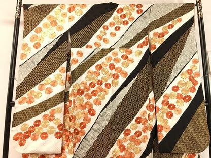 平和屋着物●中国三大刺繍　相良刺繍　振袖　駒刺繍　絞り　道長菊文　金彩　正絹　逸品　CABL0048vp