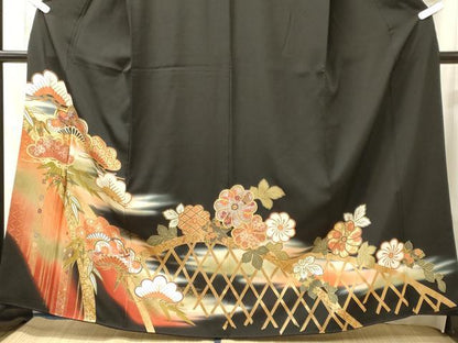 平和屋着物■豪華黒留袖　吉祥笠松花文　金銀彩　正絹　逸品　CABL0424oy