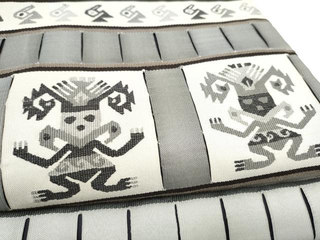 平和屋着物●太鼓柄袋帯　神人文様綴織　銀通し地　正絹　逸品　CABL0840hy
