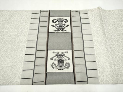 平和屋着物●太鼓柄袋帯　神人文様綴織　銀通し地　正絹　逸品　CABL0840hy