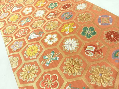 平和屋着物◎六通柄袋帯　唐織　亀甲舞花宝尽くし文　金糸　三越扱い　正絹　逸品　未使用　CABL1655nb