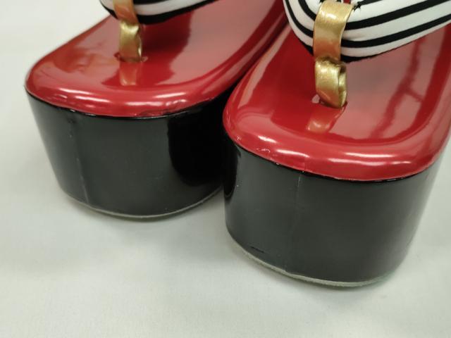 平和屋着物▼和装小物　和装草履　厚底草履　刺繍　椿　ストライプ　縞　赤×黒　逸品　CABL2475ju