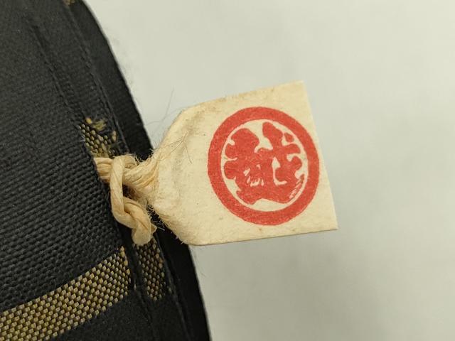 平和屋着物●本場大島紬　反物　格子柄　鹿児島絹織謹製　三越扱い　証紙付き　着尺　逸品　未使用　CABL2604ju