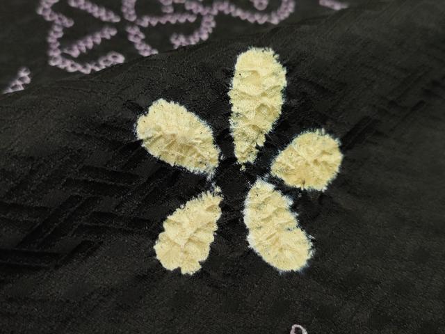 平和屋着物●小紋　反物　絞り　刺繍　舞花文　黒地　着尺　逸品　未使用　CABL2629ju