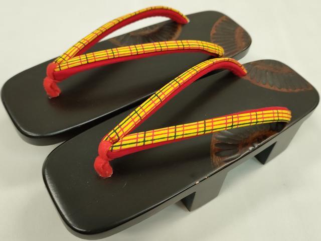 平和屋着物▼和装小物　駒下駄まとめて３足　鎌倉彫　本漆塗り　地紙花文　二枚歯　Ｍサイズ　逸品　CABL2663ju