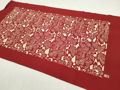 平和屋着物▼和装小物　インテリア　南部古代型染　卓布２枚セット　唐草花文　観音菩薩　テーブルセンター　綿　逸品　未使用　CABL2746ju