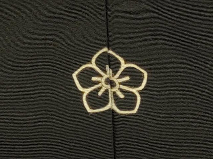 平和屋着物＃羽織 寿光織 枝花文 黒地 金糸 正絹 逸品 CABL2922in