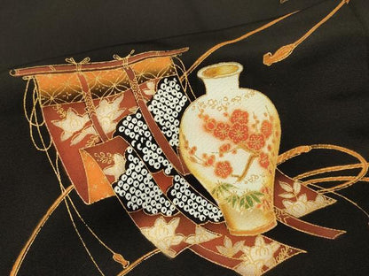 平和屋着物＃羽織 几帳陶器花文 黒地 金彩 正絹 逸品 CABL2927in