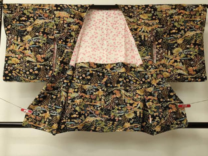 平和屋着物＃道行コート　風景草花文　黒地　正絹　逸品　CABL3001in