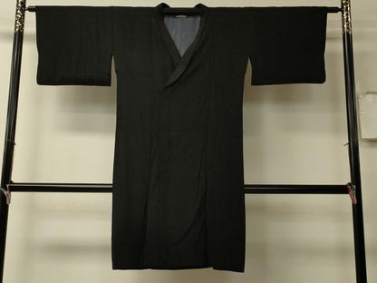 平和屋着物＃和装コート　黒地　ロング丈　正絹　逸品　CABL3013in