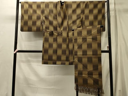平和屋着物＃本場染大島紬　道中着　市松文様　ショール付き　ロング丈　正絹　逸品　CABL3071in